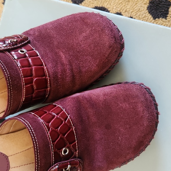 Nuture Leather Suede Clogs - Picture 7 of 14